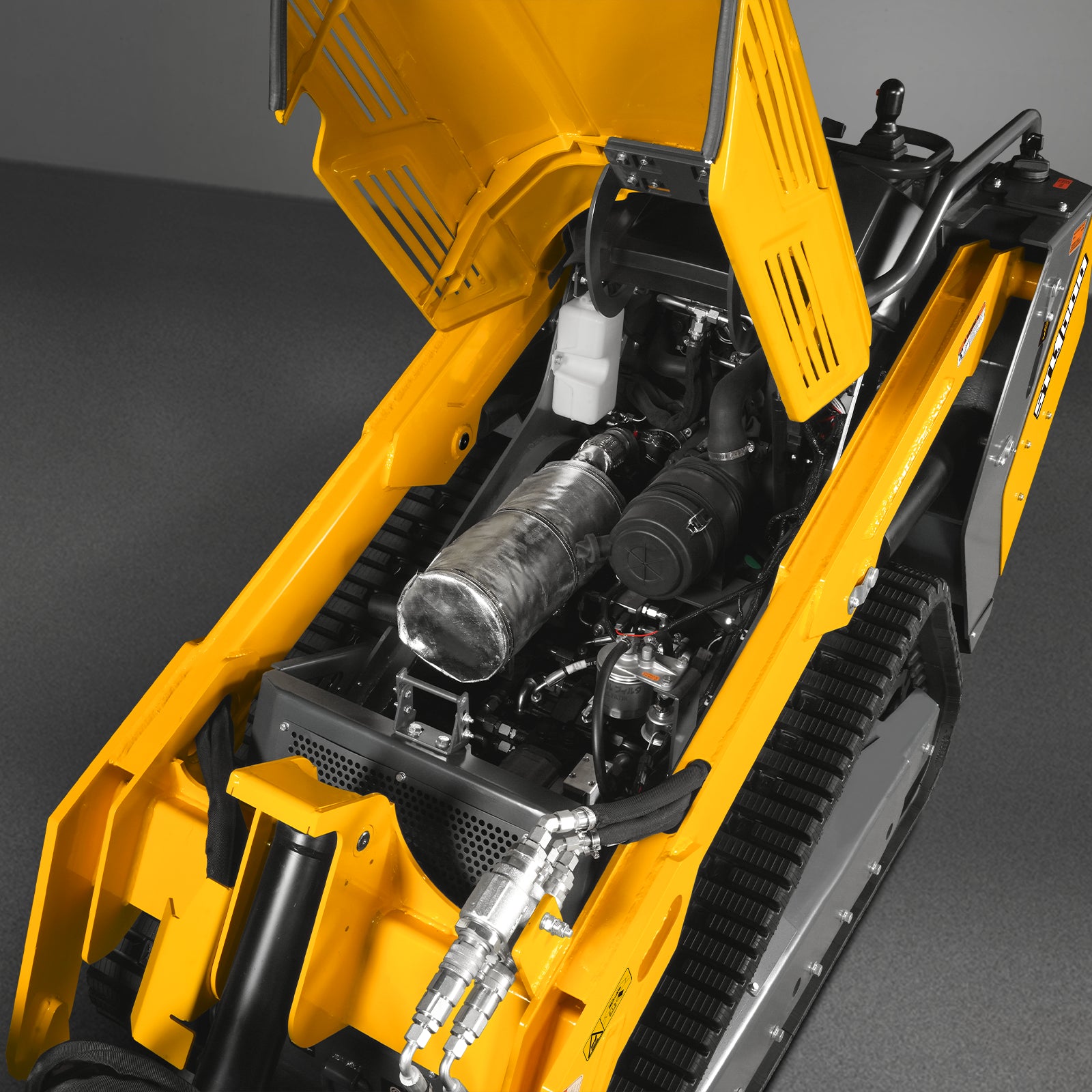 Mini Skid Steer Stand On Compact Track Loader ( 4 in 1 bucket included ) with 25HP KUBOTA D1105 Diesel Engine, Common Industry Interface (CII), CROBA STL1000