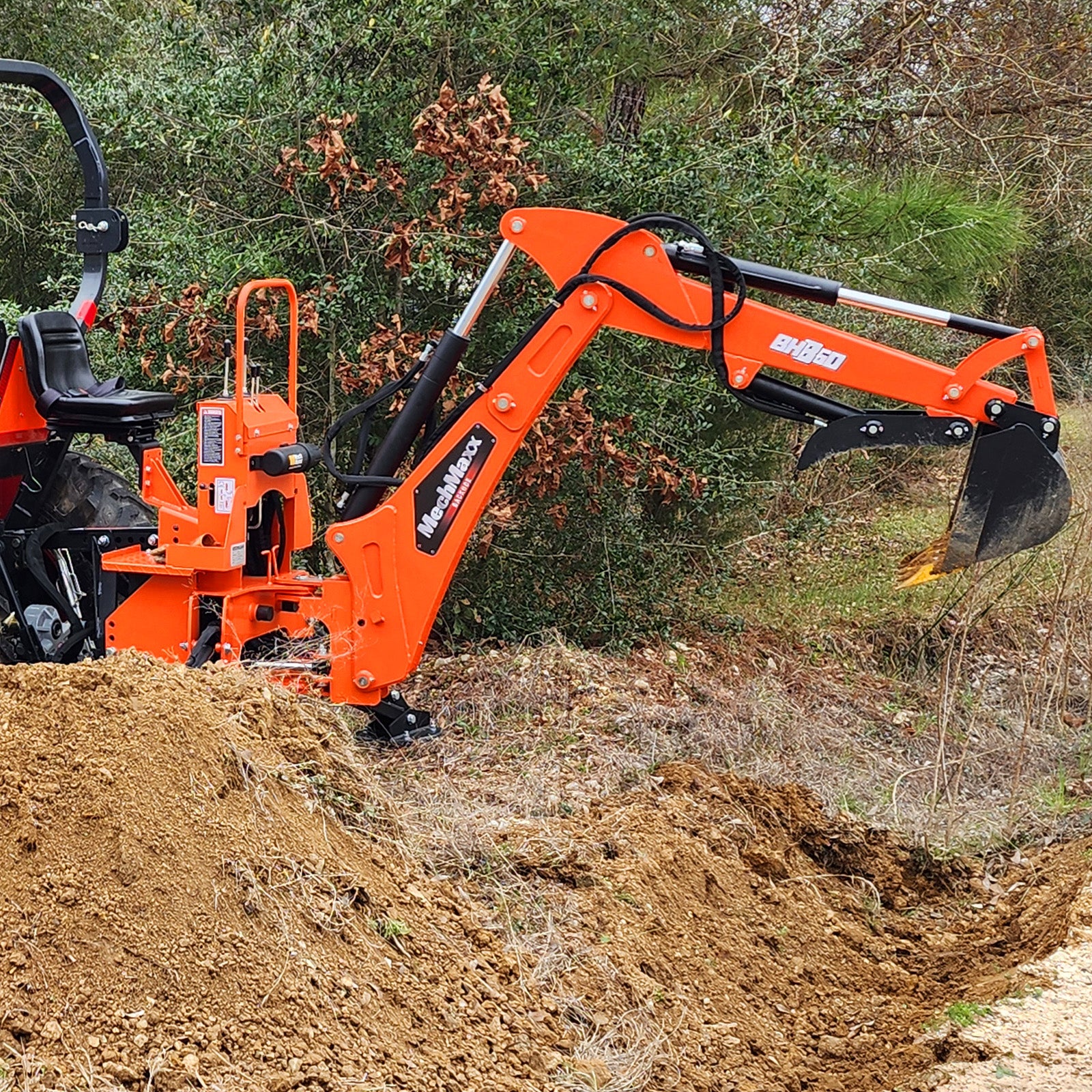 7' Tractor Backhoe Attachment with Mechanical Thumb, 12" Bucket, Self-Contained Pump, for 15-50 HP, Cat. 1 Tractor, BH660