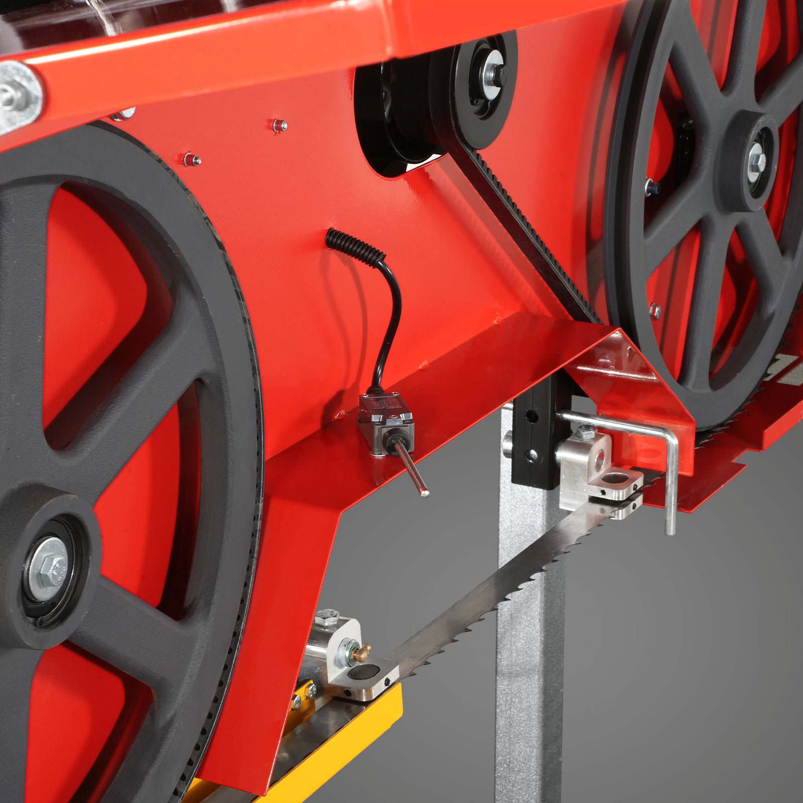 26" Portable Sawmill (5x Blades Included), 420cc 15HP E-Start Gasoline Engine, 22" Board Width, 20' Track Length (13' Track Length + 6.6' Track Extension Included) , SM-26