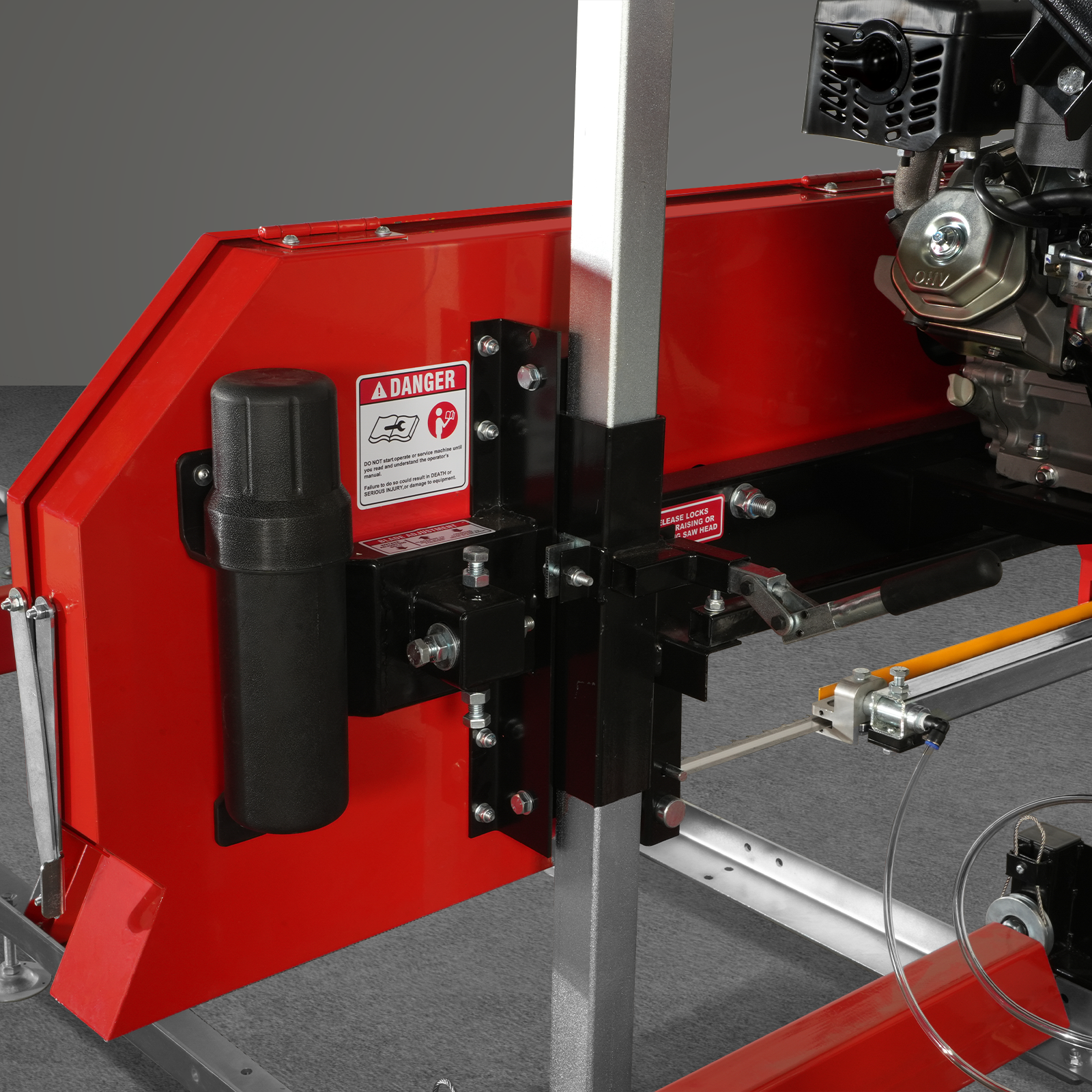 32" Portable Sawmill (5 x Blades Included), 459cc 15HP E-Start Gasoline Engine, 29" Board Width, 20' Track Length (13' Track Length + 6.6' Track Extension Included) , SM-32