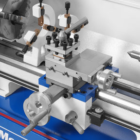 1.5'' Spindle Bore Metal Lathe Machine 8'' x 16'' High Precision Brushless Motor Mini 1.5HP Benchtop 0-2500 RPM Variable Speed Metal Working Machine 1.5‘’ Spindle Bore Small Lathe with Stand 0831V