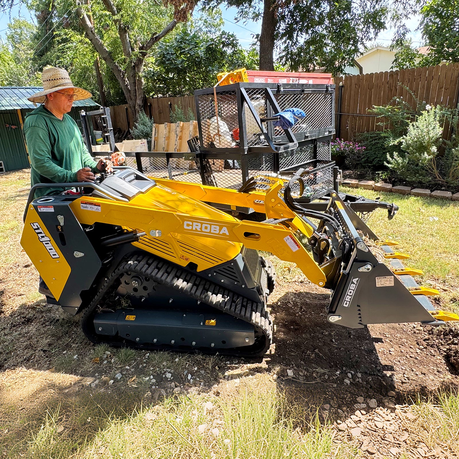 Mini Skid Steer Stand On Compact Track Loader ( 4 in 1 bucket included ) with 25HP KUBOTA D1105 Diesel Engine, Common Industry Interface (CII), CROBA  STL1000