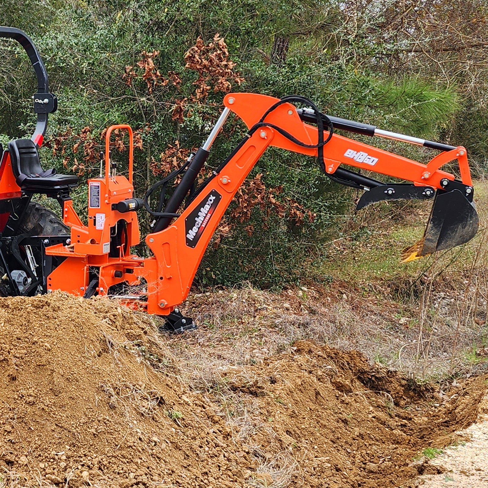 9' Tractor Backhoe Attachment with Hydraulic Thumb, 15" Bucket, Self-Contained Pump, for 25-100 HP, Cat. 1&2 Tractor, BH860