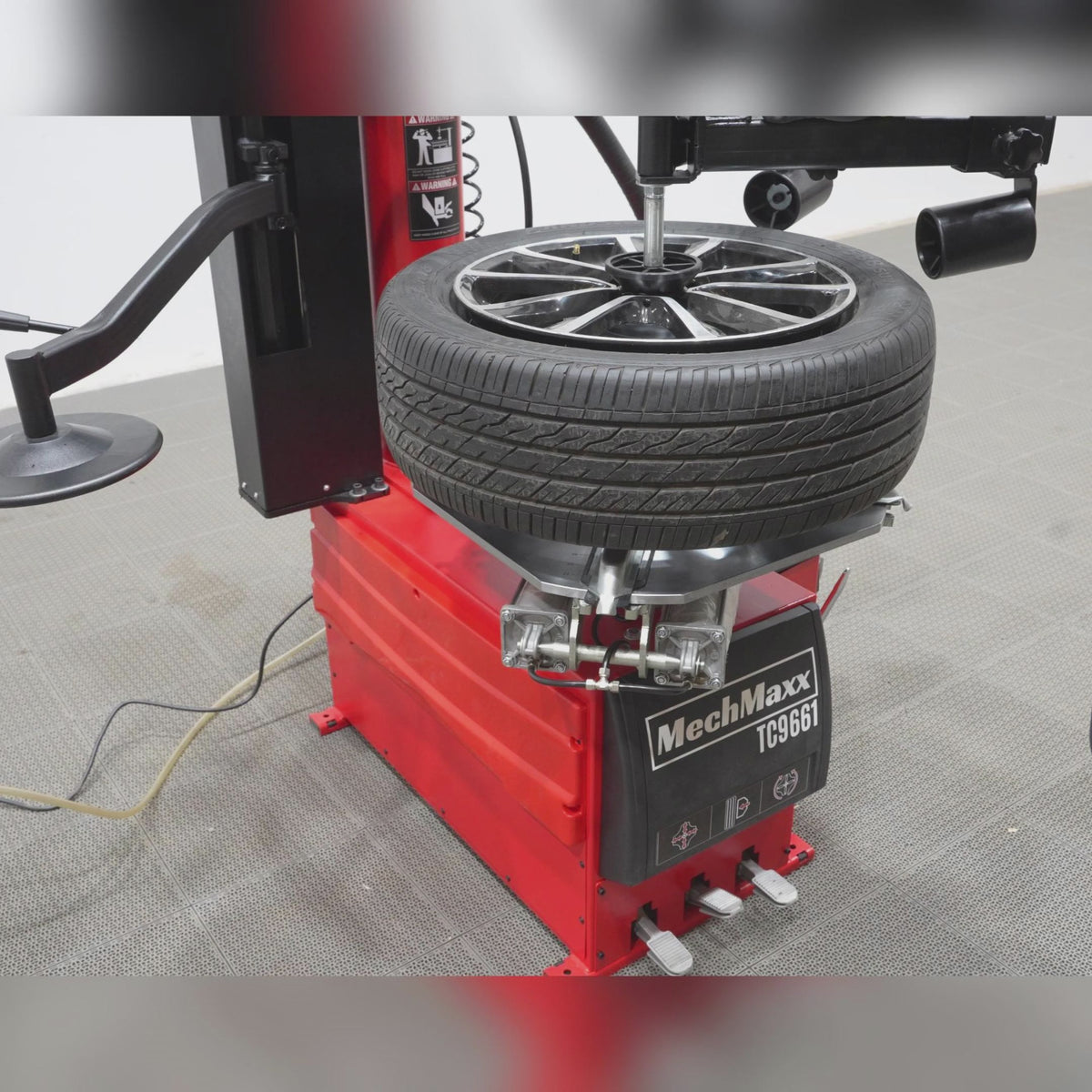 24" Rim Assist Arm Tire Changer Swing Arm Wheel Changer with Bead Blaster,  TC9661