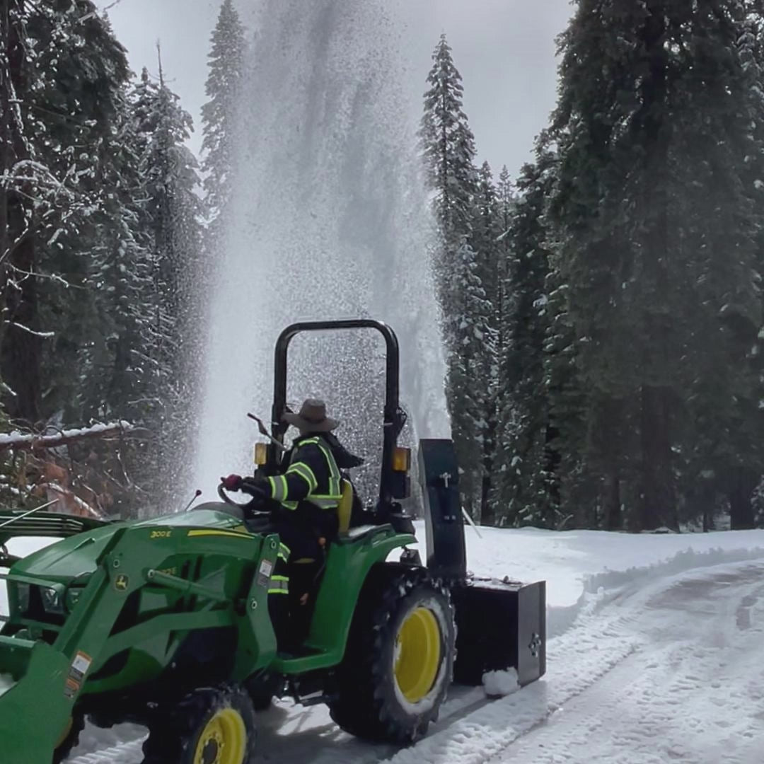 72" 3 Point PTO Snow Blower 24" Impeller Diameter 360° Snow Chute (PTO Shaft Included with Slip Clutch),  25-65 HP,  TSB72T