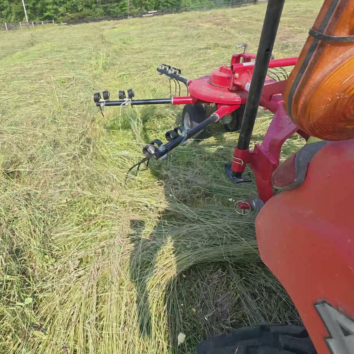 100" Mechmaxx 3-Point Hitch 6 Rotary Pull-Type Hay Rake Tedder ,  15-50Hp ,  HT100