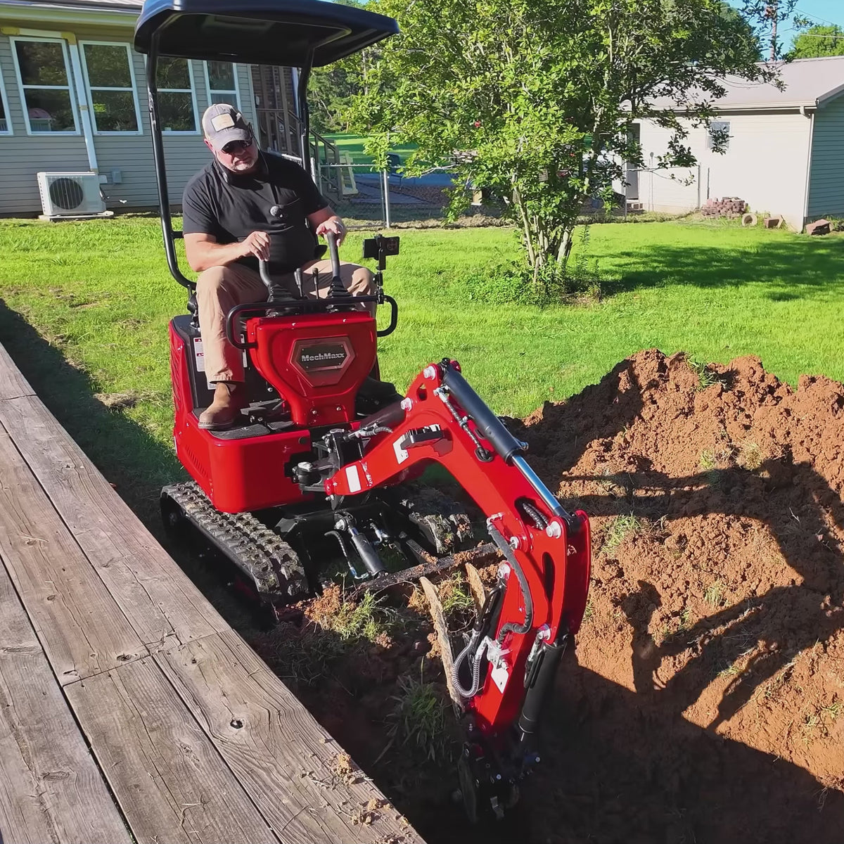 Mini Compact Excavator HONDA GX390 Engine,  65.7" Max. Digging Depth, 1Ton, 2280 LBS Operating Weight,  MEC10